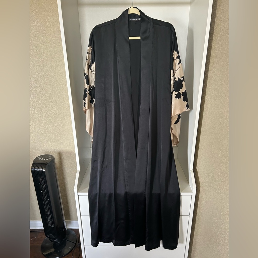 Josie Natori Genuine Silk Long Kimono Black with Beige Floral Sleeves